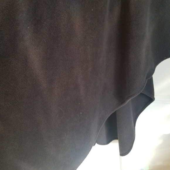 Cape. - Picture 3 of 5